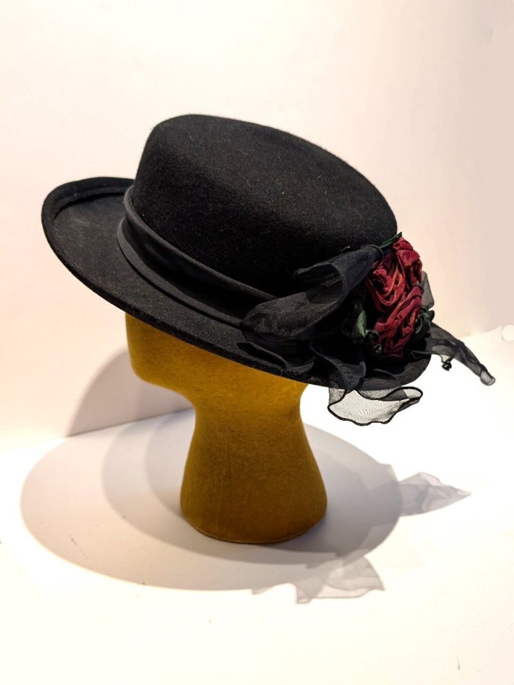 Arlin Black 100% wool hat with bow and flowers